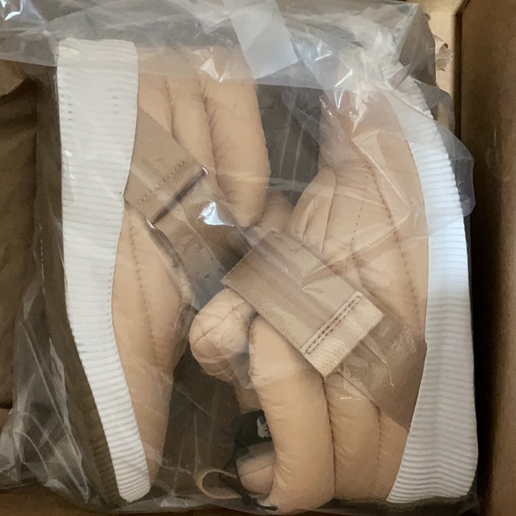 SOREL Out and About PUFFY Sneakers - Picture 2 of 2